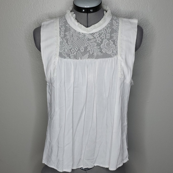Anthropologie Tops - 4/$25 top sale! Elodie L white lace crop top